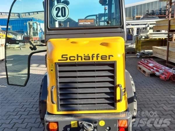 Schäffer 2430 SLT Smykem řízené nakladače