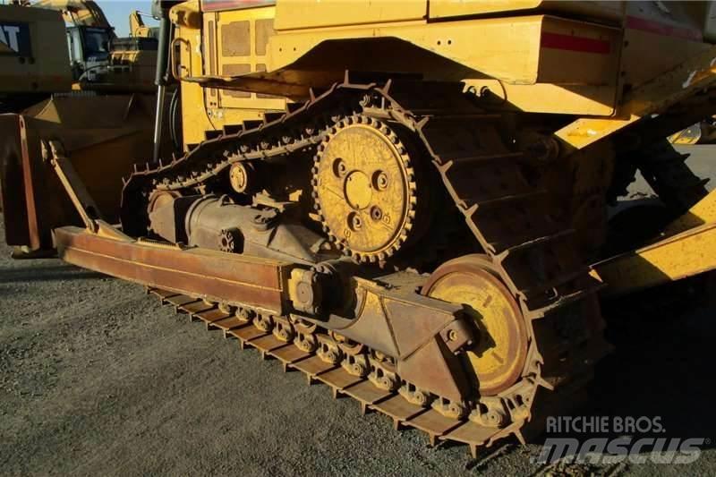 CAT D6R Pásové dozery