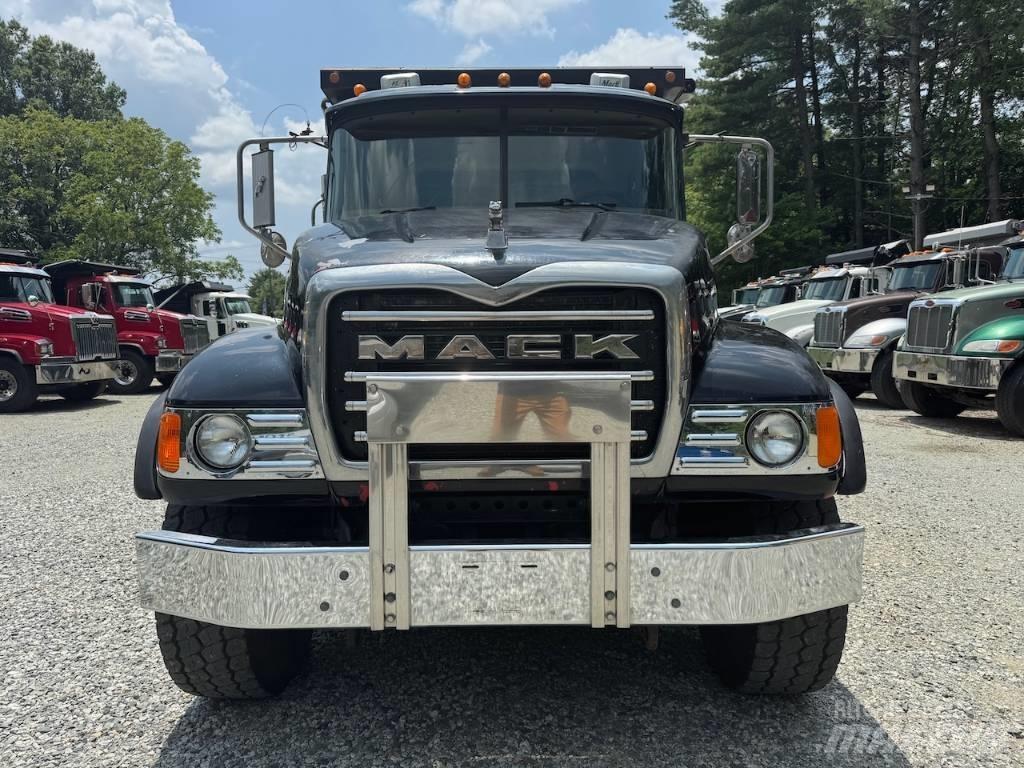 Mack Granite CV 713 Sklápěče
