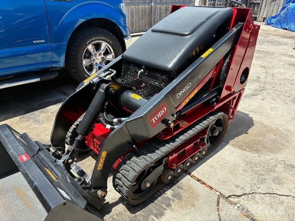 Toro TX427 Smykem řízené nakladače