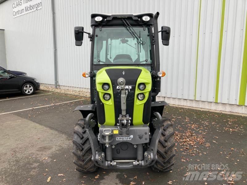CLAAS NEXOS 240 M Traktory