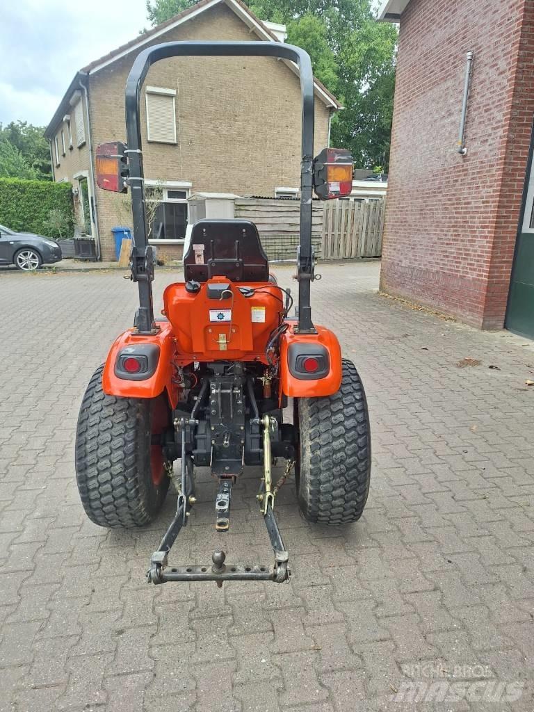 Kioti CK2810 HST Traktory