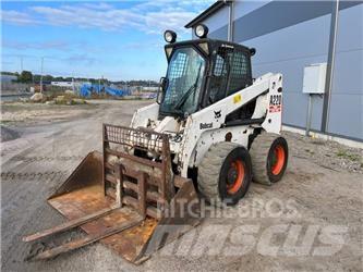 Bobcat A 220 Smykem řízené nakladače