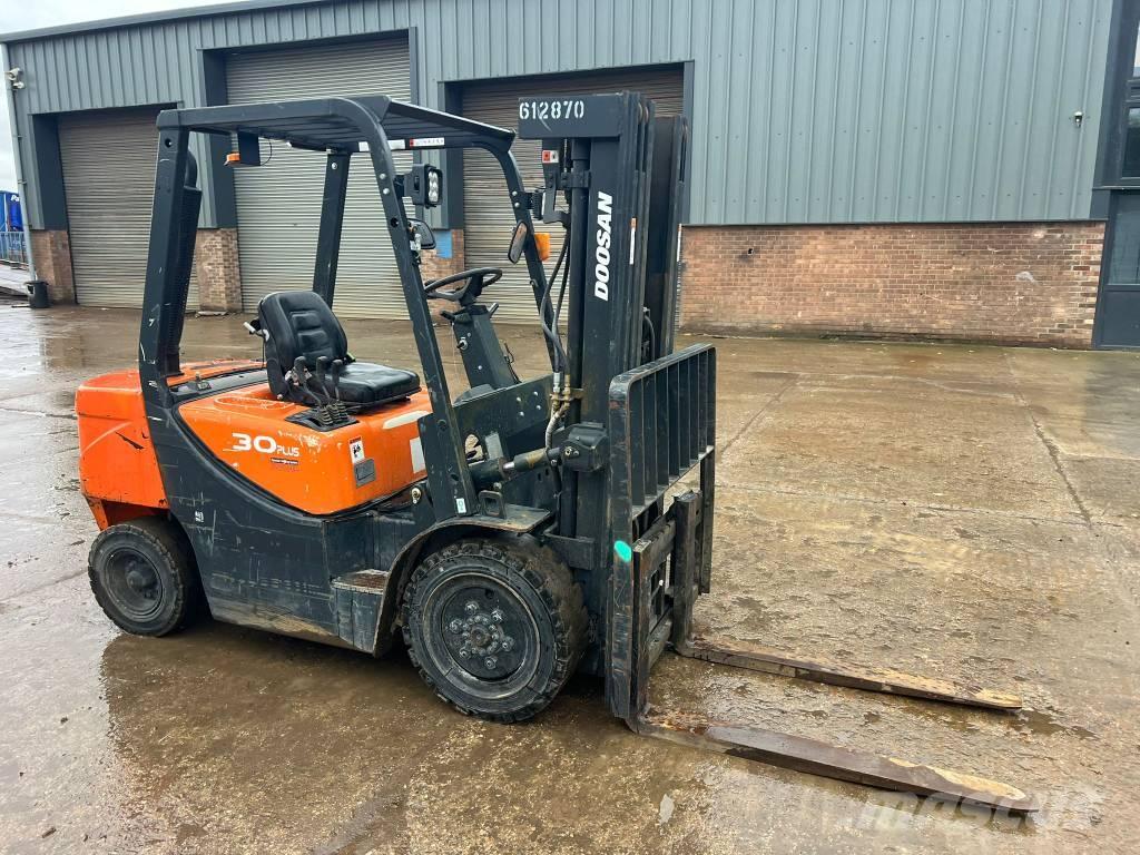 Doosan D 30 GP Dieselové vozíky