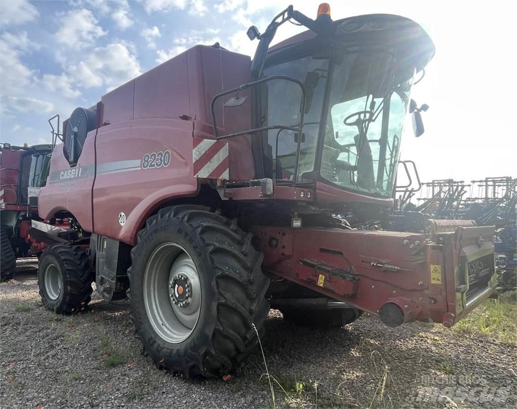 Case IH 8230 AF Sklízecí mlátičky