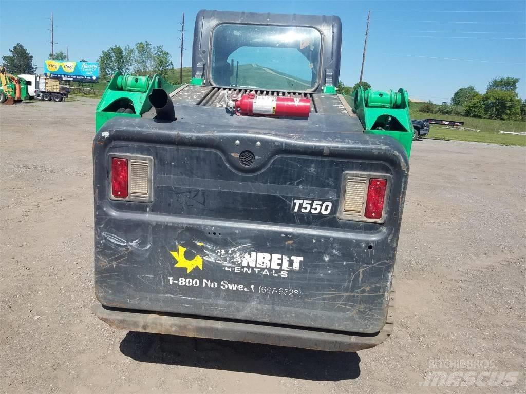 Bobcat T550 Smykem řízené nakladače