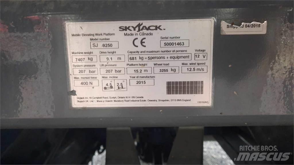 SkyJack 9250RT Nůžková zvedací plošina