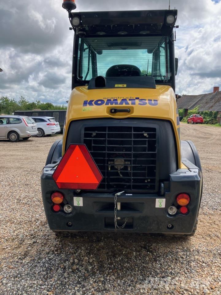 Komatsu WA80M-8EO Víceúčelové nakladače