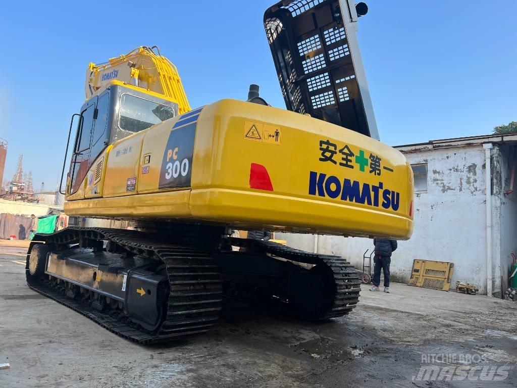 Komatsu PC300-7 Pásová rýpadla