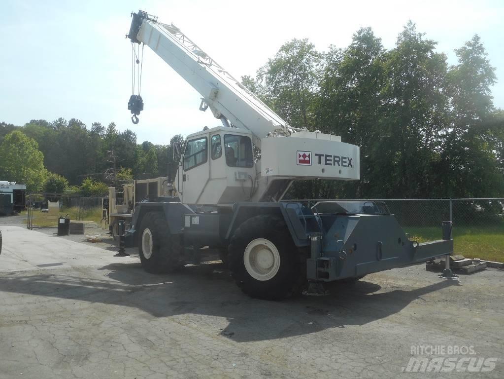 Terex RT 335 Univerzální terénní jeřáby