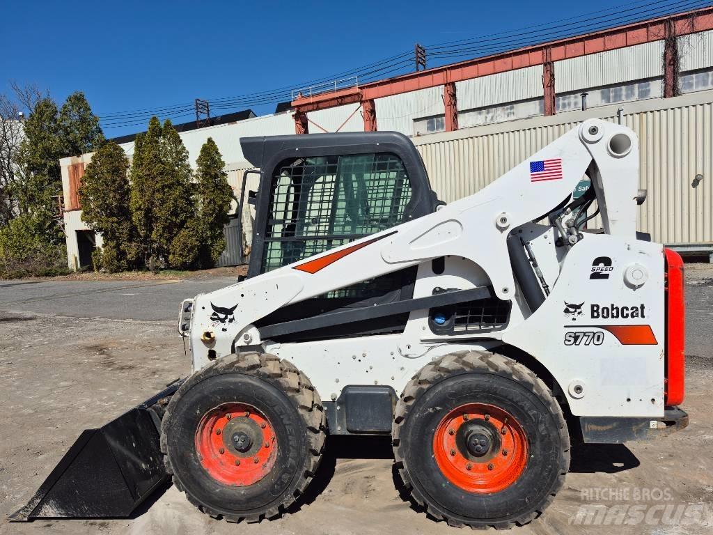 Bobcat S 770 Smykem řízené nakladače