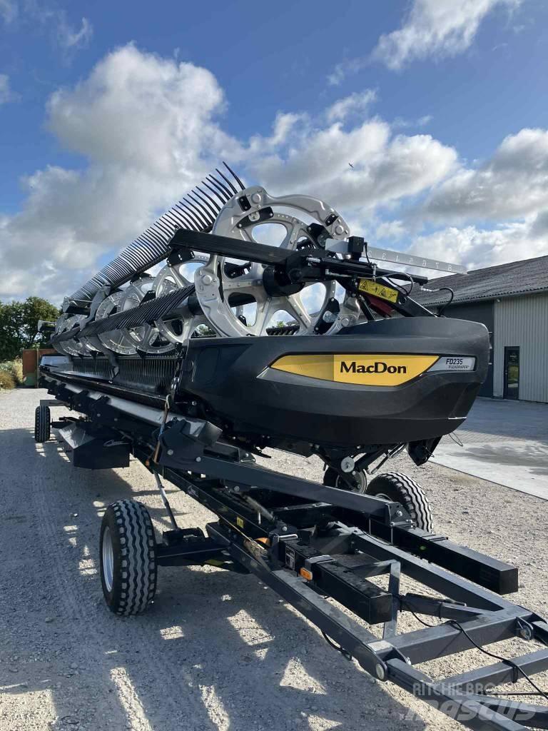 MacDon FD235 Kombajnové hlavice
