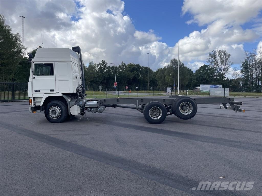 Volvo F 12 Nákladní vozidlo bez nástavby