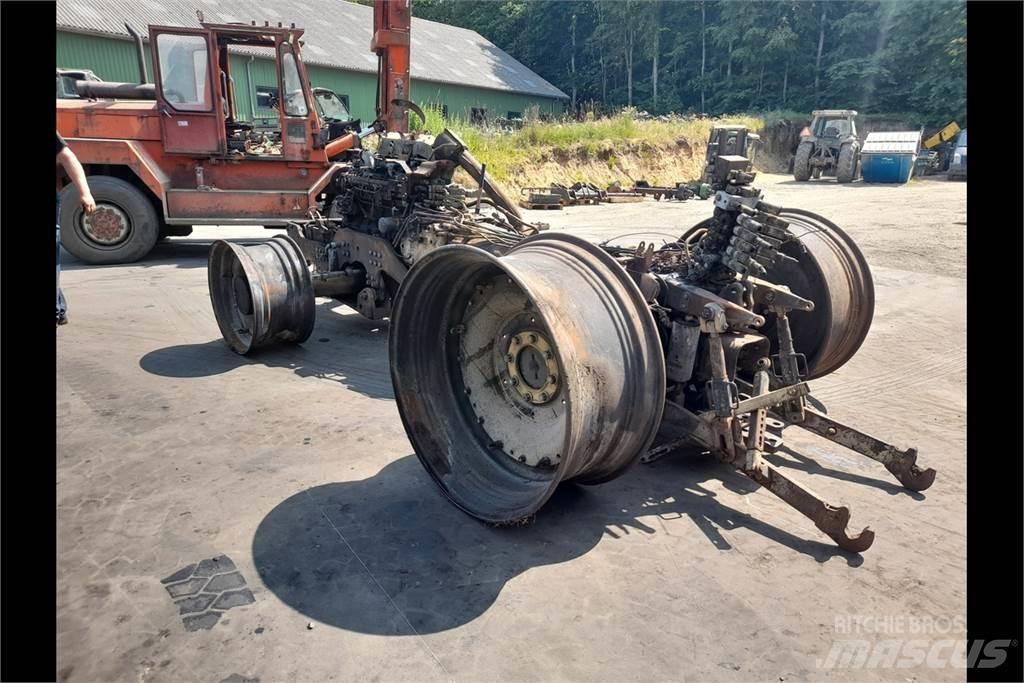 Valtra T213 Traktory