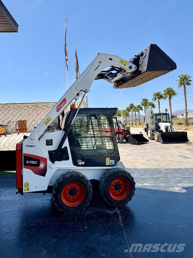 Bobcat S 450 Smykem řízené nakladače