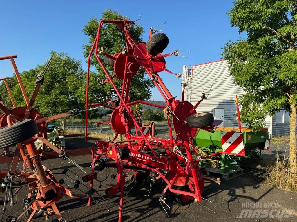Lely LOTUS 770 Obraceče a shrabovače sena