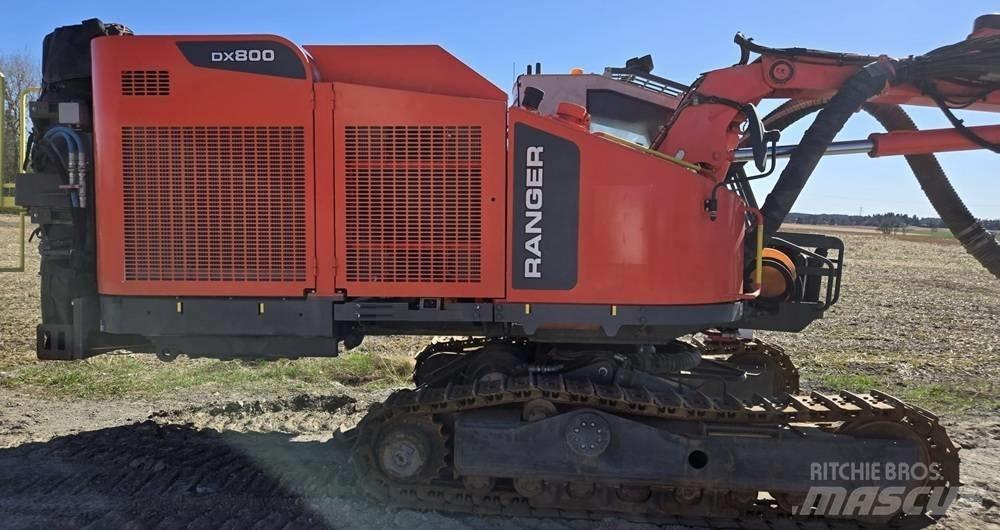 Sandvik Ranger DX800 Tunelové a podzemní důlní vrtačky
