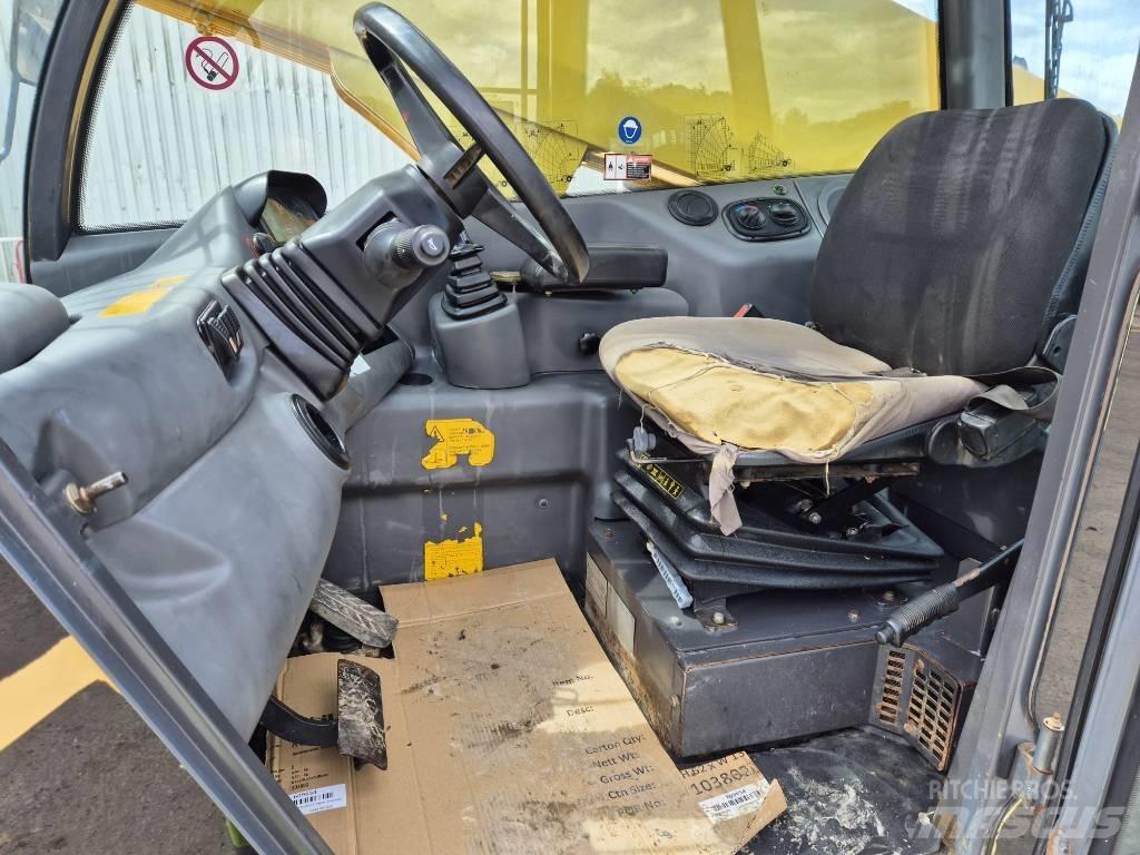 New Holland LM 1333 Teleskopické manipulátory