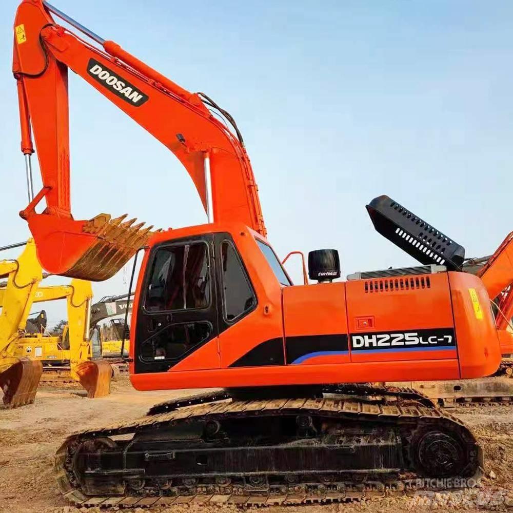 Doosan 225 Pásová rýpadla