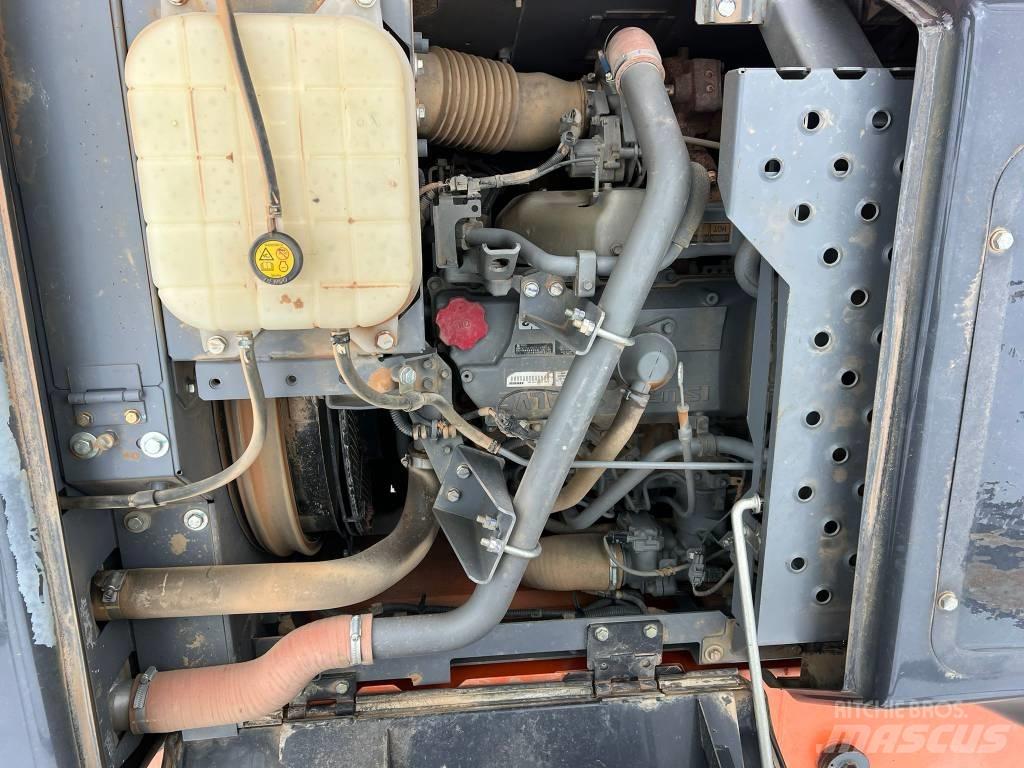 Hitachi ZX 210 LC-6 Pásová rýpadla