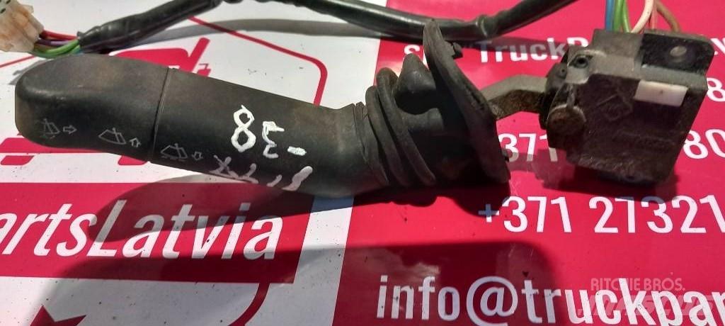 Scania R 420.  1424970 Kabiny a interiér