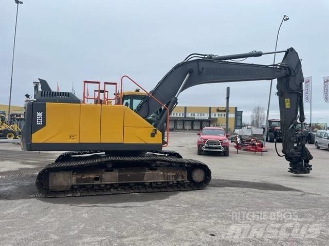 Volvo EC 250 EL Pásová rýpadla