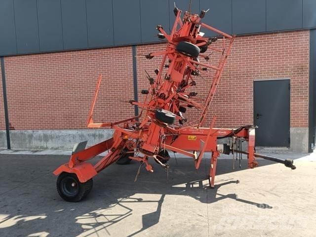 Kuhn GF10601TO Obraceče a shrabovače sena