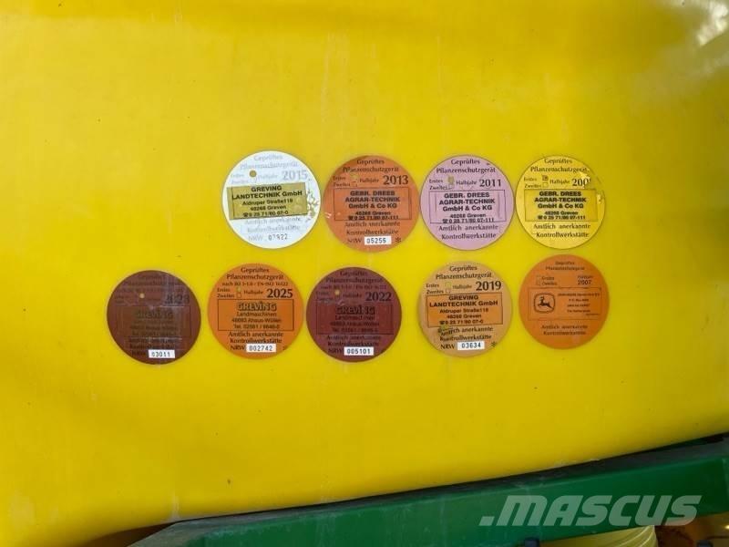 John Deere 824 Tažené postřikovače