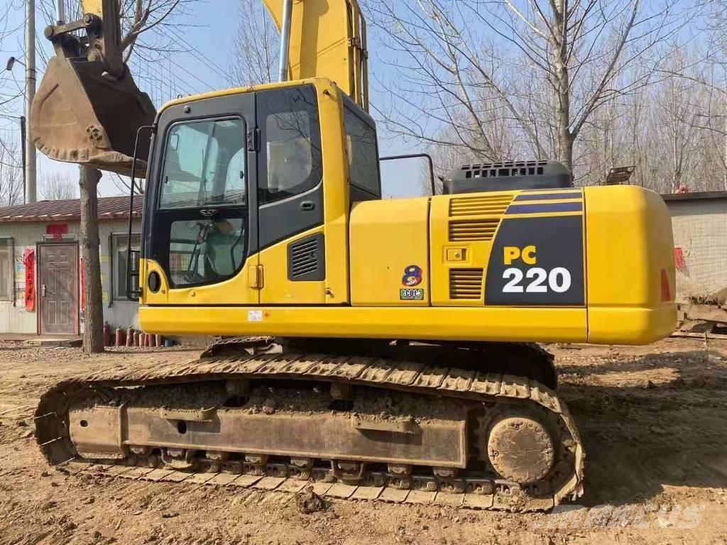 Komatsu PC 220-8 Pásová rýpadla