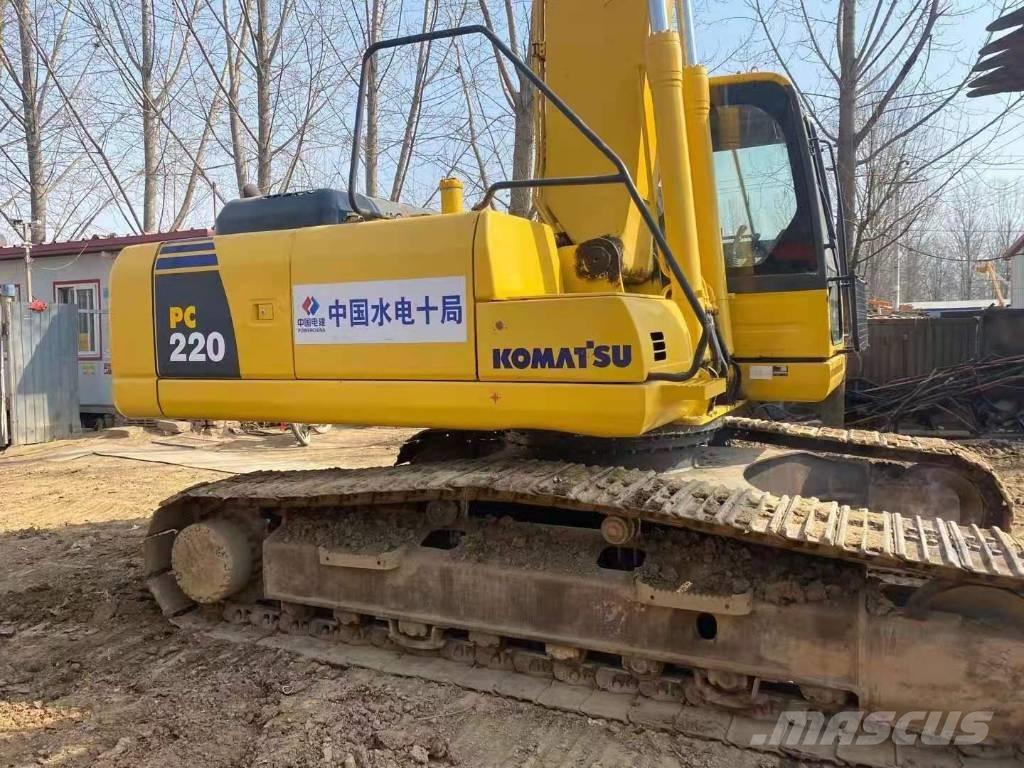 Komatsu PC 220-8 Pásová rýpadla