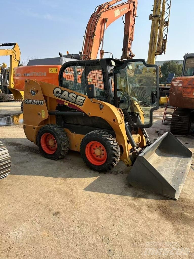CASE SR 200 Smykem řízené nakladače