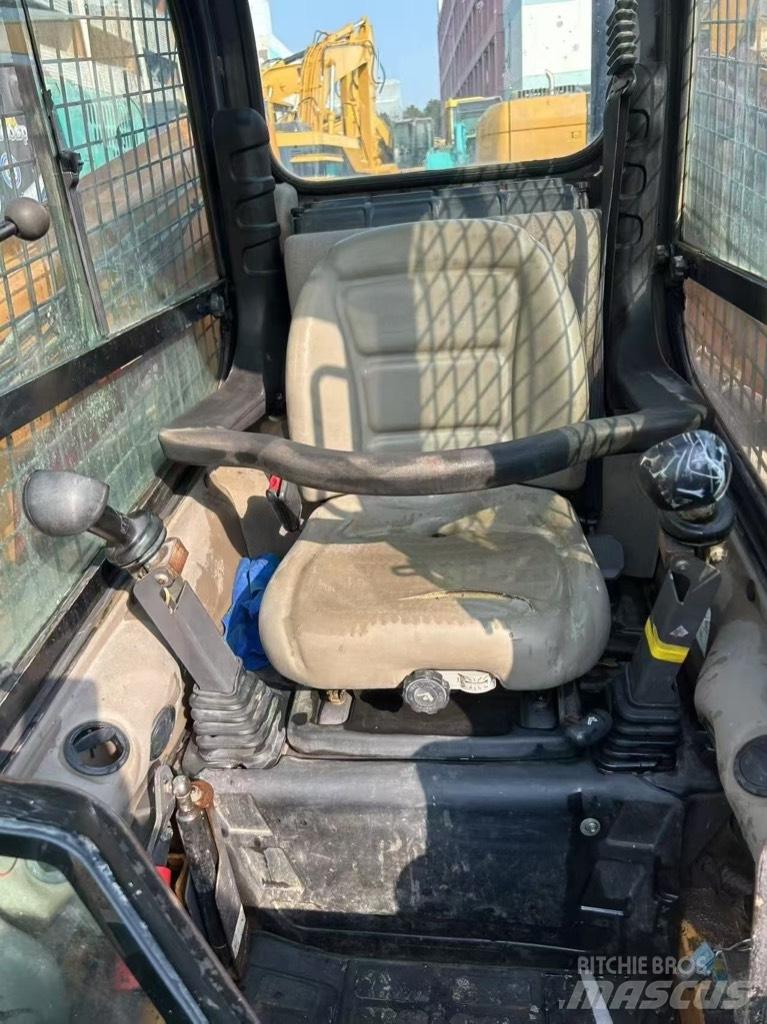 CASE SR 200 Smykem řízené nakladače