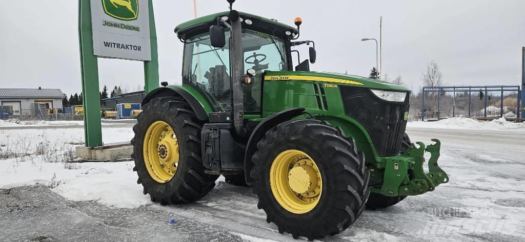 John Deere 7230 R Traktory