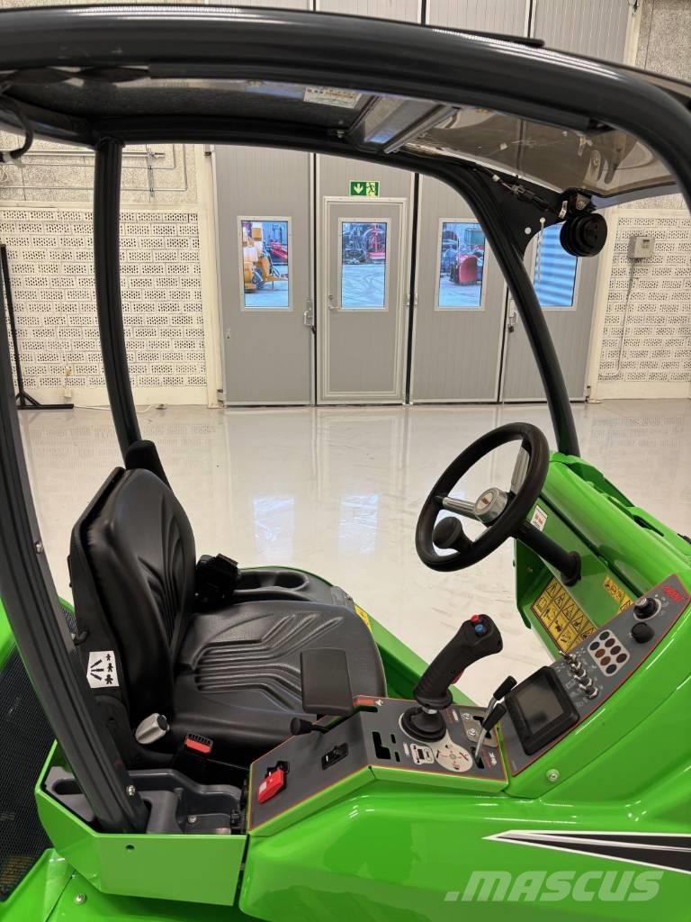 Avant 528 Víceúčelové nakladače