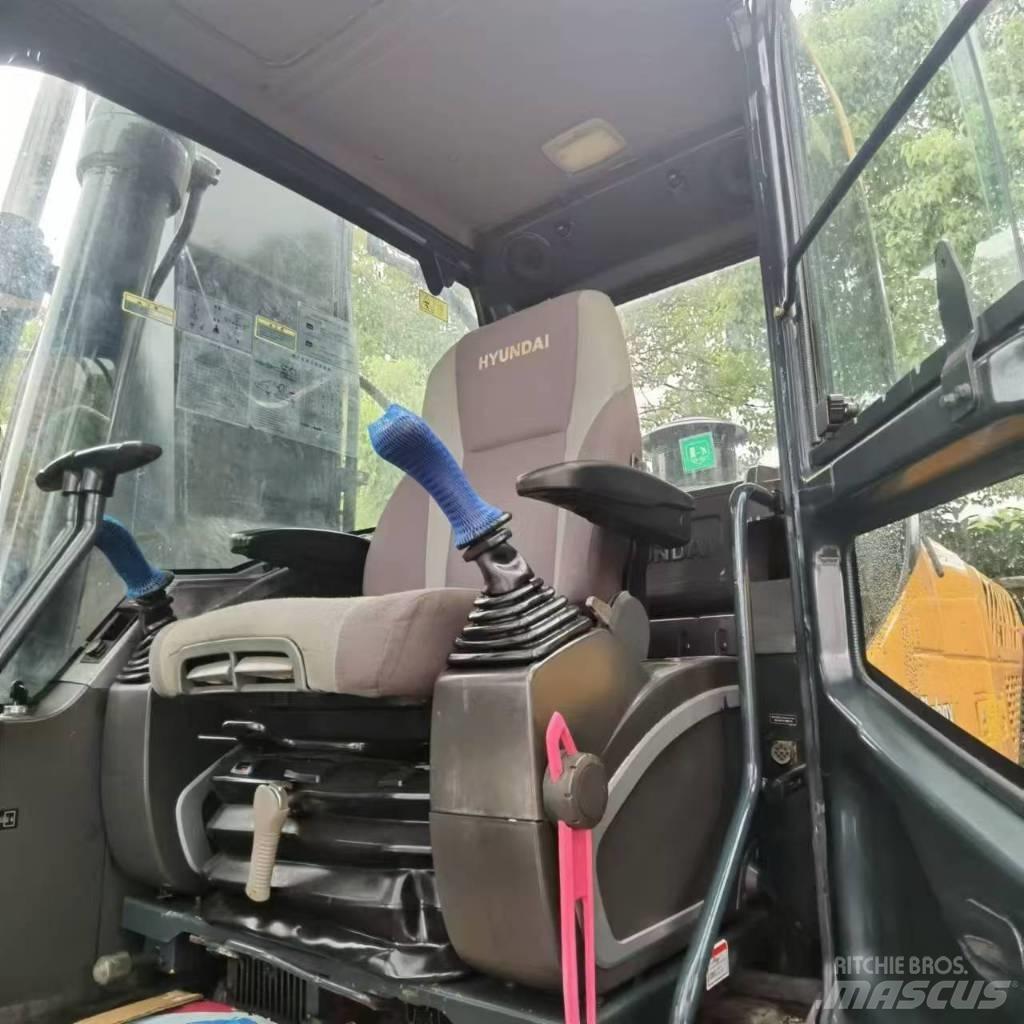 Hyundai R300LC-9S Midi rýpadla 7t - 12t
