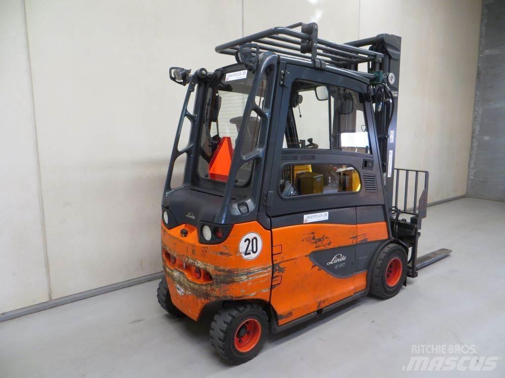Linde E30/600-02 Akumulátorové vozíky
