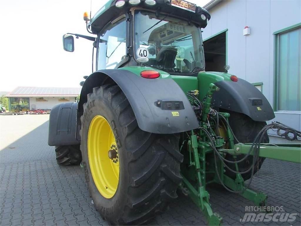 John Deere 8370R Traktory