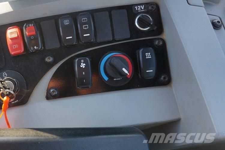 CAT 906M Kolové nakladače