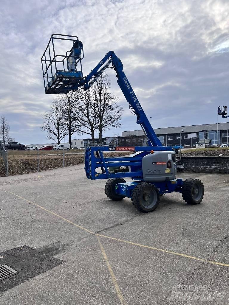 Genie Z 45/25 J RT Kloubové plošiny
