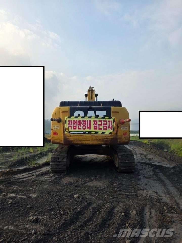 CAT 330FL Pásová rýpadla