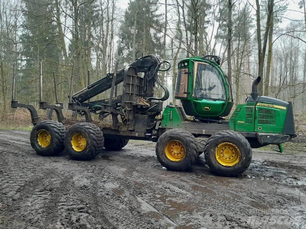 John Deere 1110 E Vyvážecí traktory