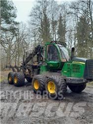 John Deere 1110 E Vyvážecí traktory
