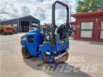 CAT CB 22B Tandemové válce
