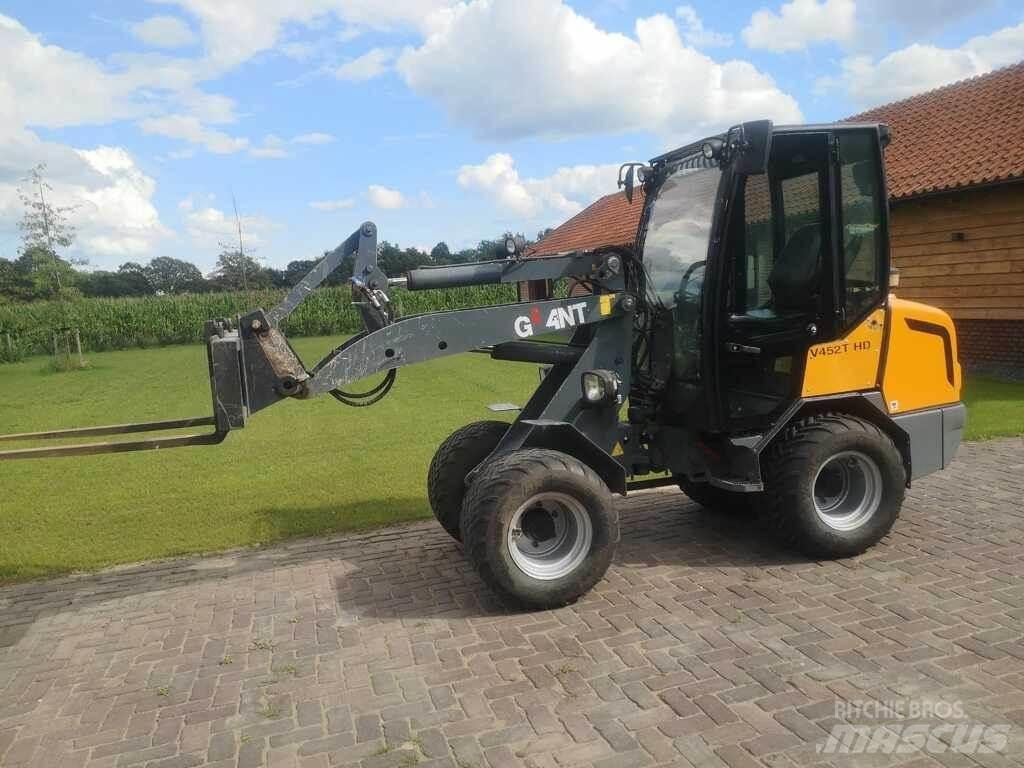 GiANT V 452 T HD Kolové nakladače