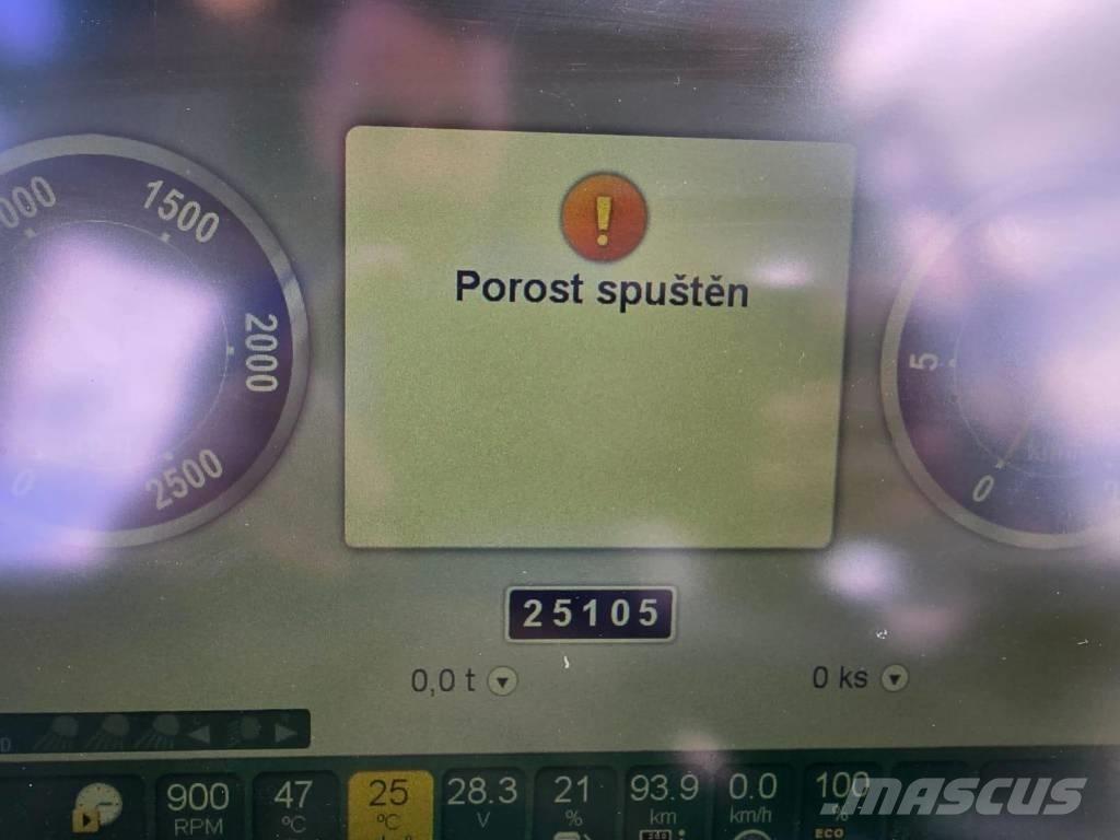 John Deere 810 E Vyvážecí traktory