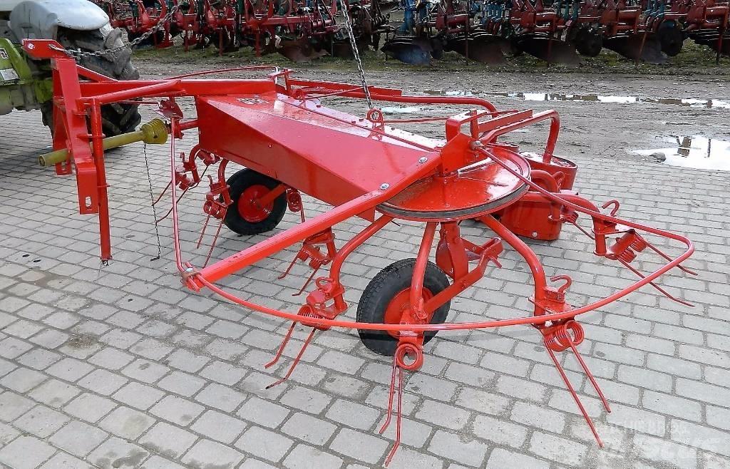 JF 320 Obraceče a shrabovače sena