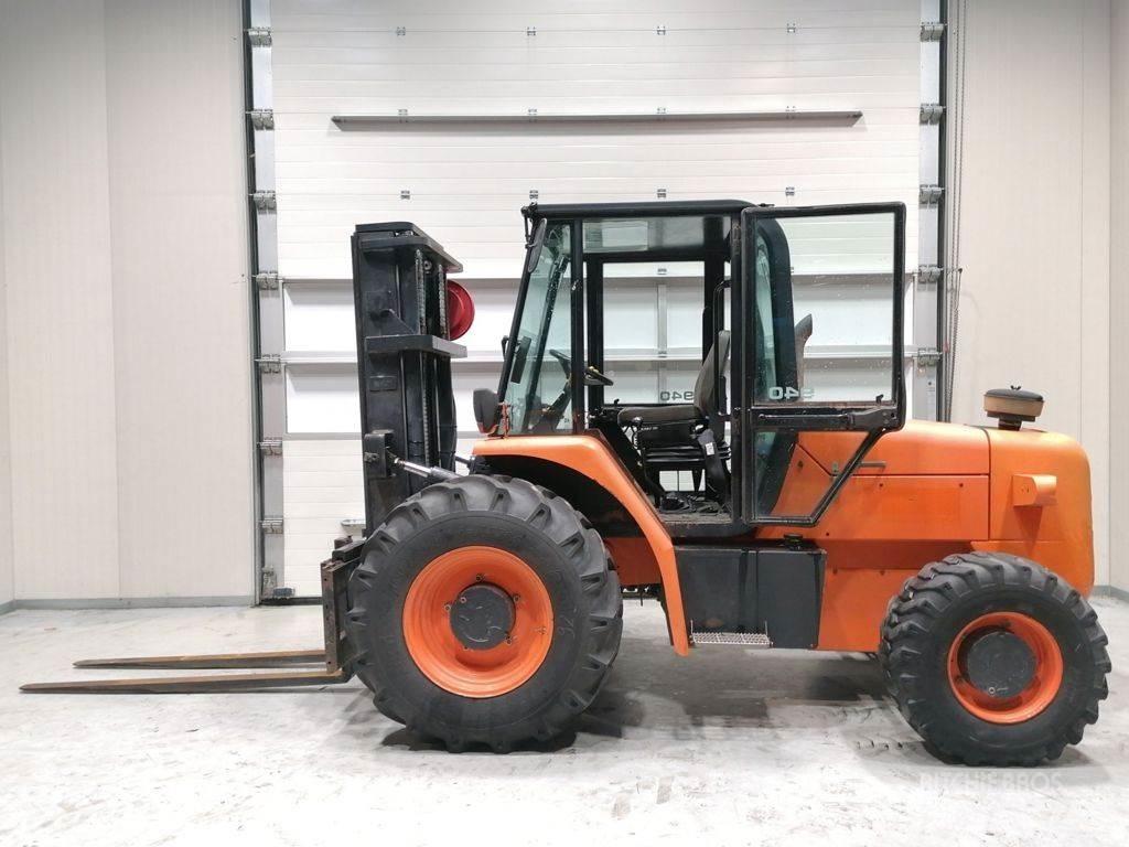 JCB 940 Terénní vysokozdvižné vozíky