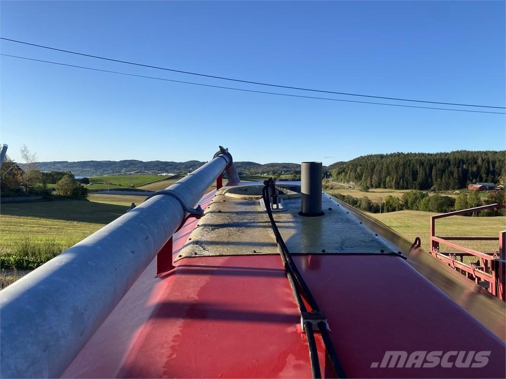 Moi GB 12 tankvogn Rozmetadla chlévské mrvy