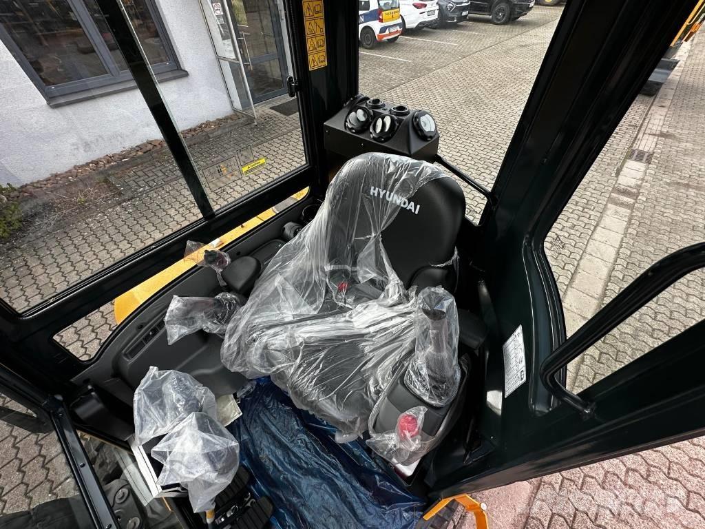 Hyundai R35Z 9A Mini rýpadla < 7t