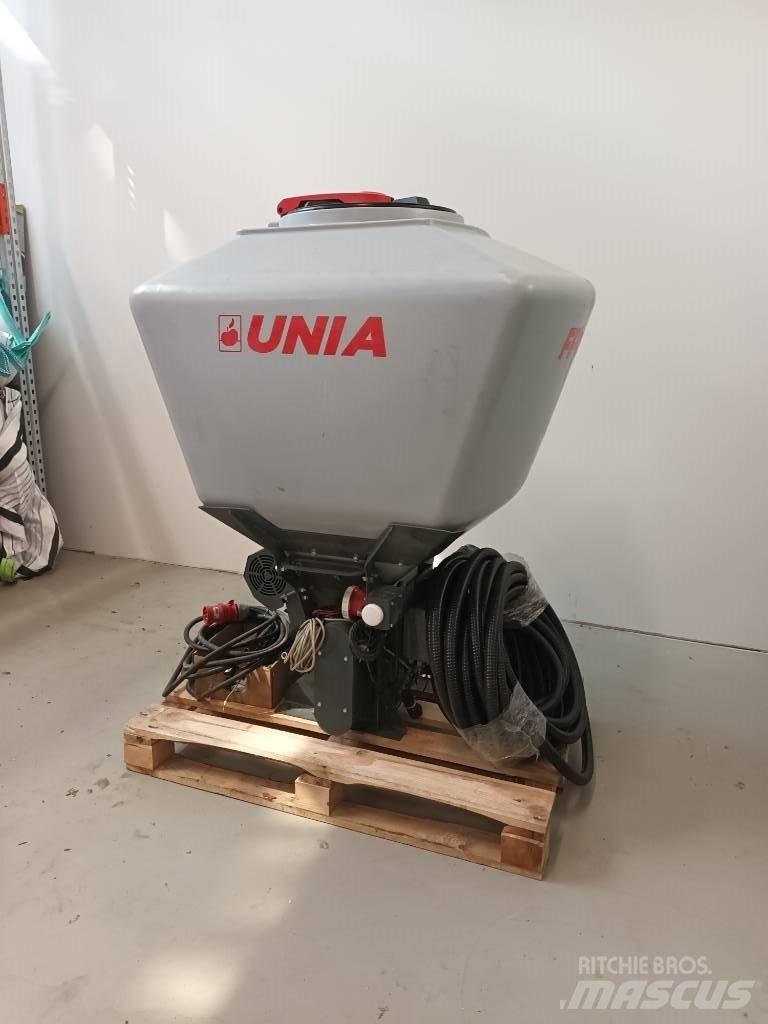 Unia FP 550 Mechanické secí stroje